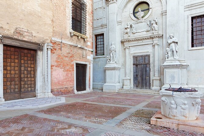 Venice Cannaregio Scavenger Hunt and Sights Self-Guided Tour - How the questions and photo tasks work