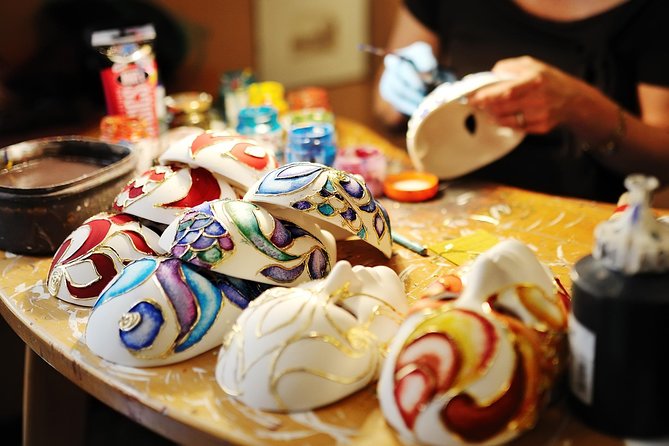 Venice: Casanova Charm Carnival Treasure Hunt - The Carnival story behind the mask