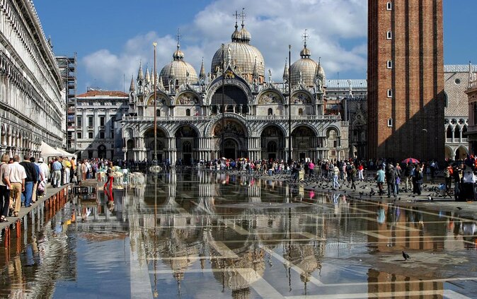 Venice Highlights Self Guided Scavenger Hunt and Walking Tour - Key points at a glance