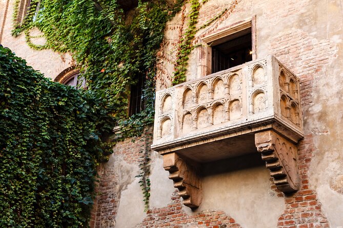 Verona Scavenger Hunt and Highlights Self Guided Audio Tour - Scaligero Bridge and choosing your finish