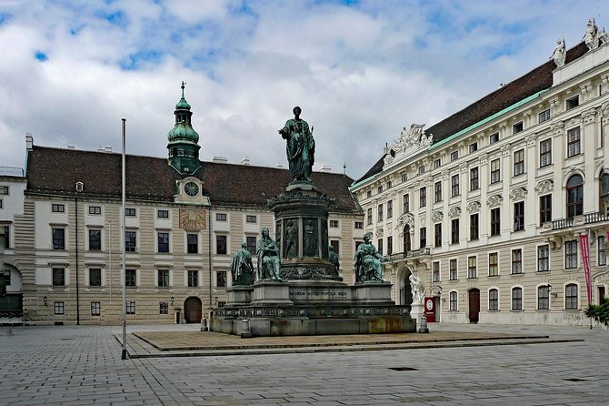 Vienna: The Great Plague Exploration Game - Bäckerstrasse and Vienna’s odd medieval mural