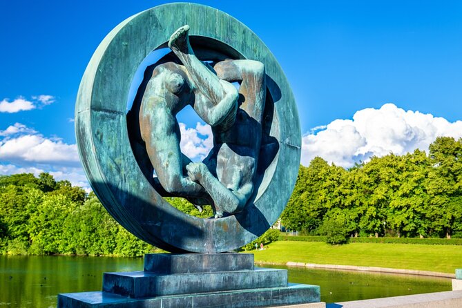 Vigeland Alien Threat in Oslo Exploration Game and Tour - The Vigeland Fountain and time to linger
