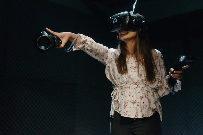 VR Escape Room Adventure for 2 or more Players - How the shared VR world works