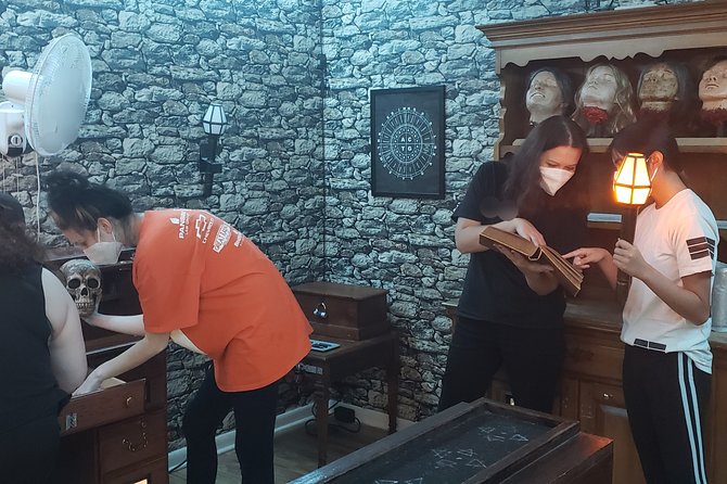 Weird Science Interactive Escape Room in Northfield, New Jersey - Key Points Before You Book