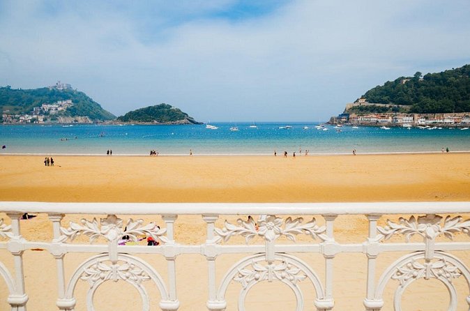 Who Am I? San Sebastian Identity Puzzle Adventure - Bridges that connect the story