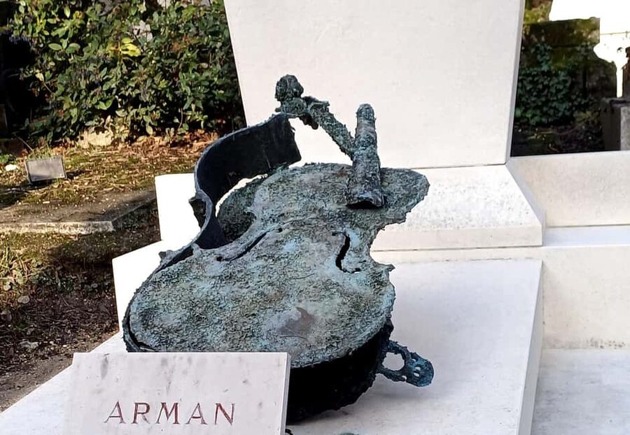 Who Killed Victor ? Escape Game at Père Lachaise Cemetery - Should you book the Père Lachaise murder mystery?