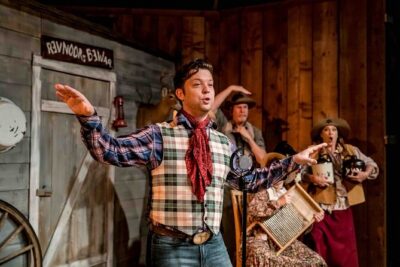 WhoDunnit Hoedown – Branson’s Best Murder Mystery Dinner Show