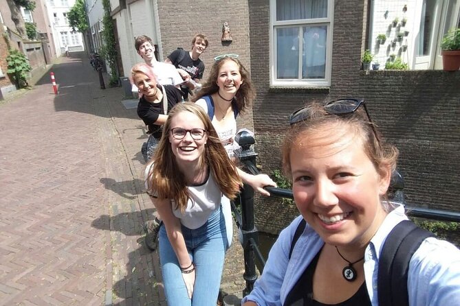 Whodunnit - Interactive city walk in Düsseldorf - Finding photo destinations across Düsseldorf