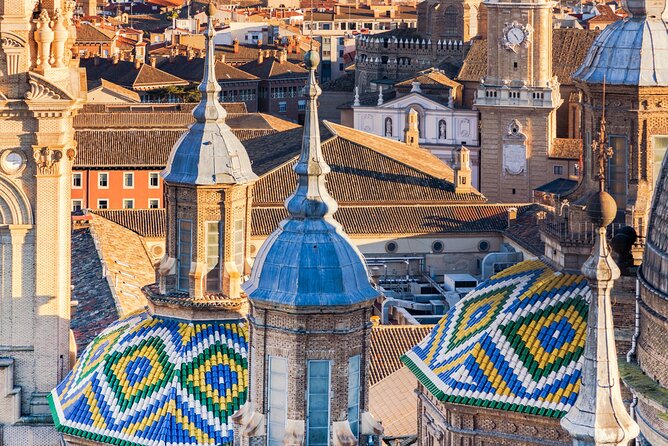 Zaragoza Scavenger Hunt and Sights Self-Guided Tour - Plaza del Pilar and Zaragoza’s grand center