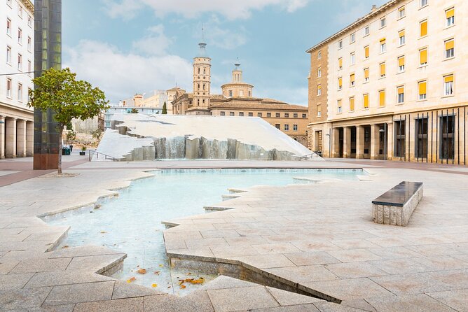 Zaragoza Scavenger Hunt and Sights Self-Guided Tour - Plaza del Justicia and the first round of clues